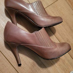 Cole Haan Nike Air Stilettos Camel Size 8B